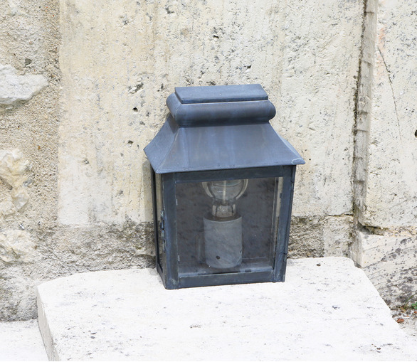 Trianon Wall Lantern